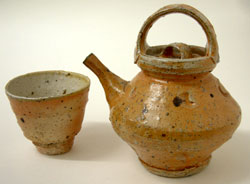 8. Salt-glazed stoneware teapot, 1984, H.18cm, with three handleless cups